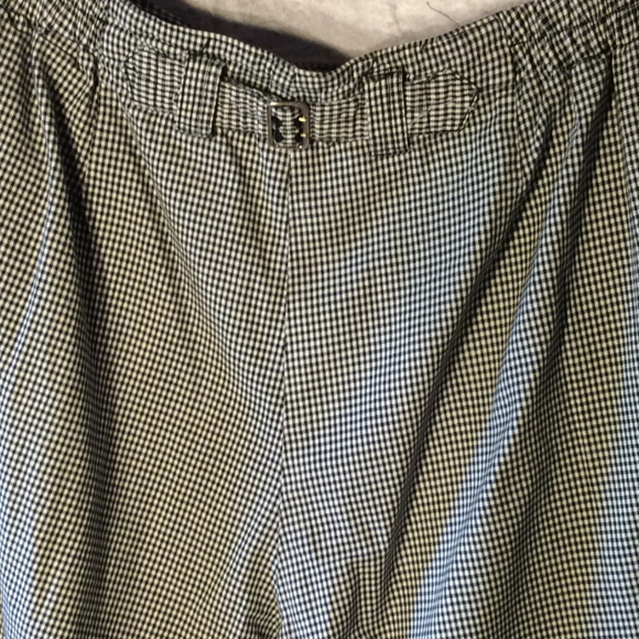 Larry Levine Woman Gingham Check Shorts - Picture 2 of 8